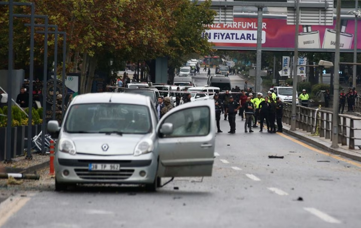 وزیر کشور ترکیه: ۲ عامل تروریستی در انفجار انتحاری امروز دخیل بودند
