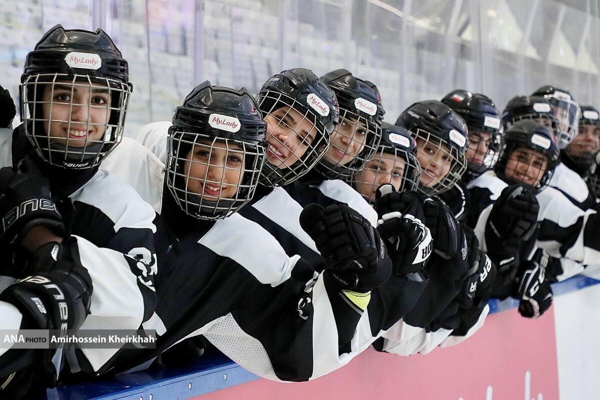 گزارش تصویری از نشست کادرفنی و کاپیتان تیم ملی بانوان هاکی روی یخ