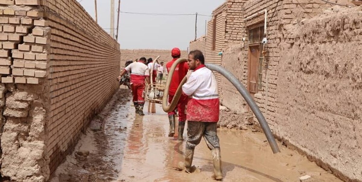 اعزام ۹۳ تیم امدادی به ۱۳ استان متأثر از سیل و آب‌گرفتگی