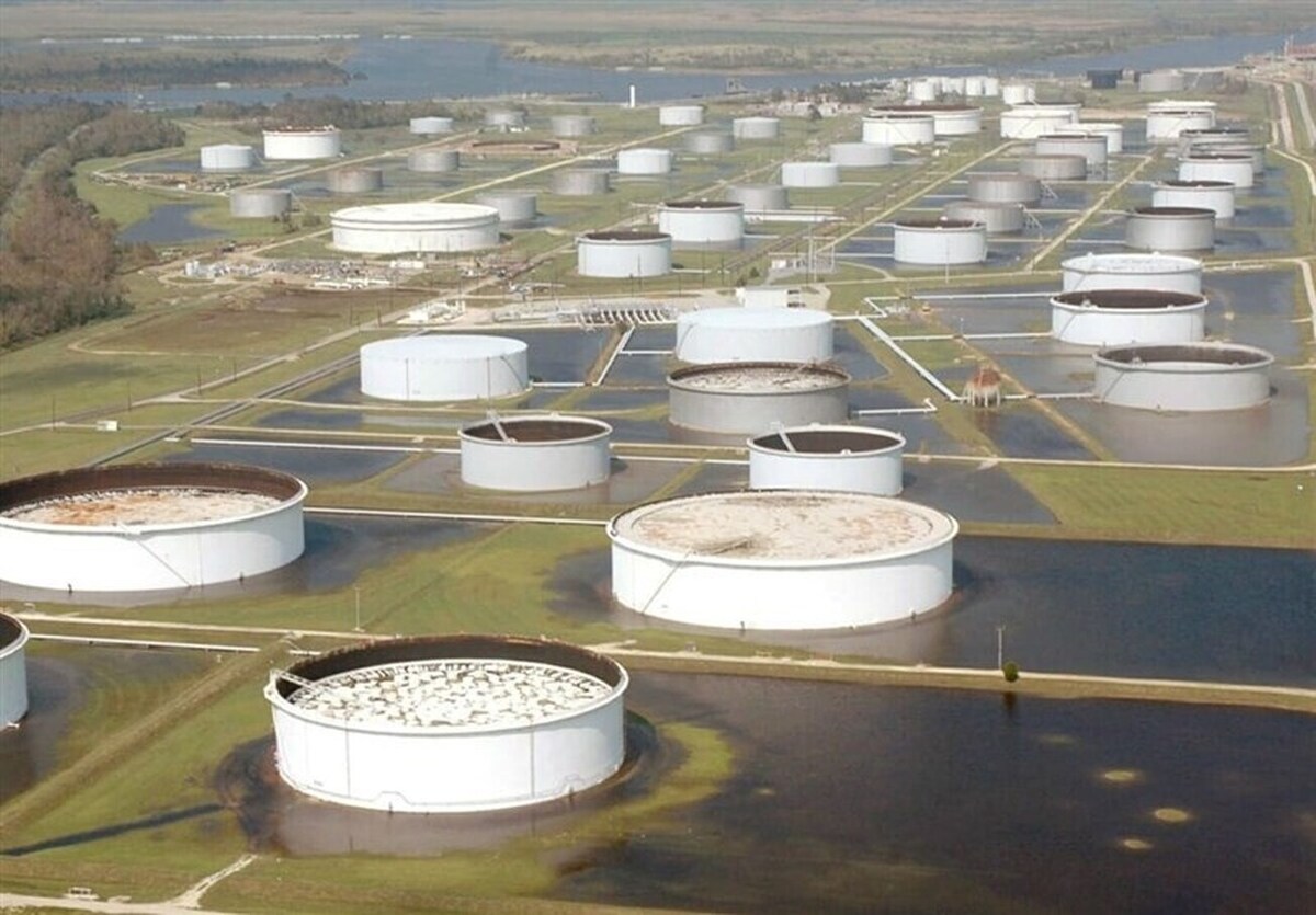 بایدن ذخایر استراتژیک نفت آمریکا را تخلیه کرده است