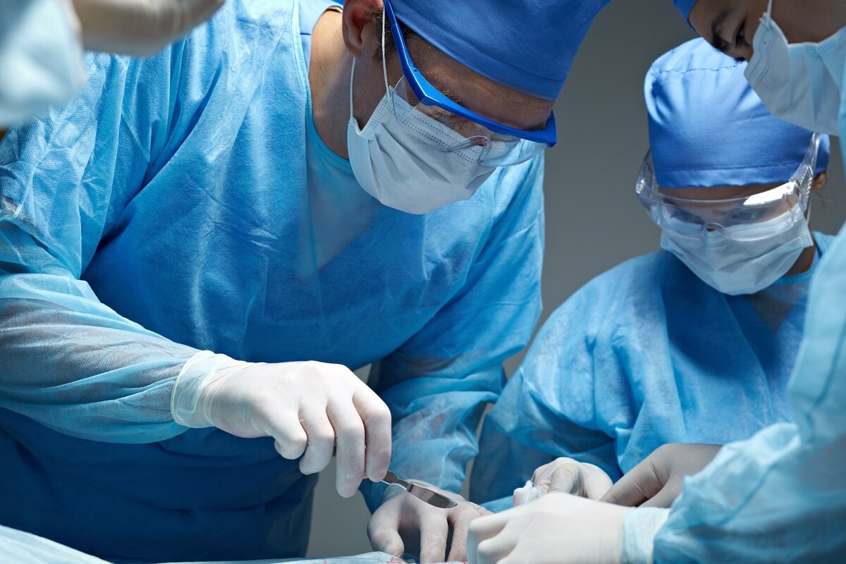 جراح پلاستیک بهترین انتخاب برای لیپوساکشن  ضرورت بازنگری در کوریکولوم آموزشی جراحی عمومی