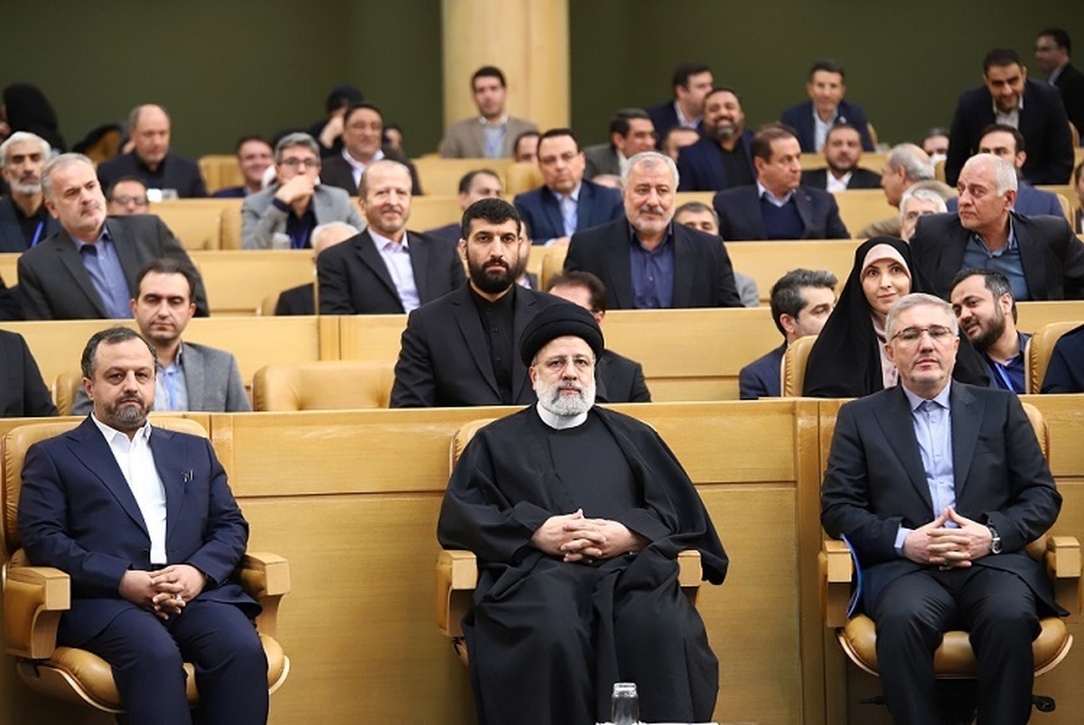 حضور مدیر عامل و اعضای هیئت مدیره بانک ملت در همایش اقتصاد ایران