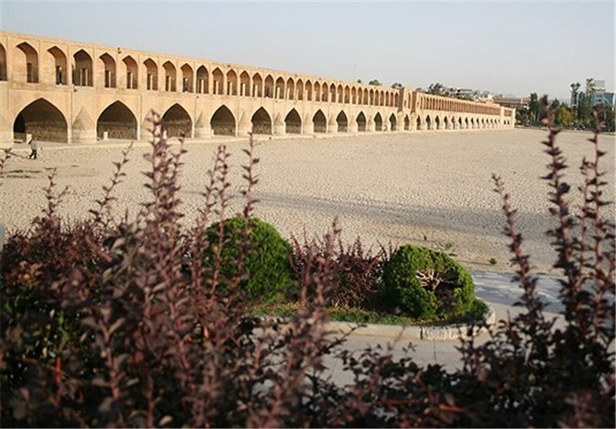 سهم اصفهان از حقابه زاینده‌رود؛ تقریباً صفر  بارگذاری بیش از اندازه آب در سد زاینده‌رود مشکل‌ساز می‌شود
